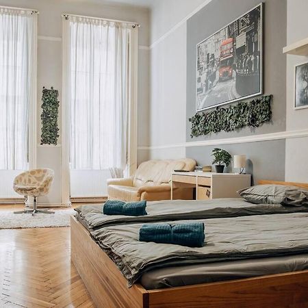 Big Apartment In The City Centre Budapeste Exterior foto